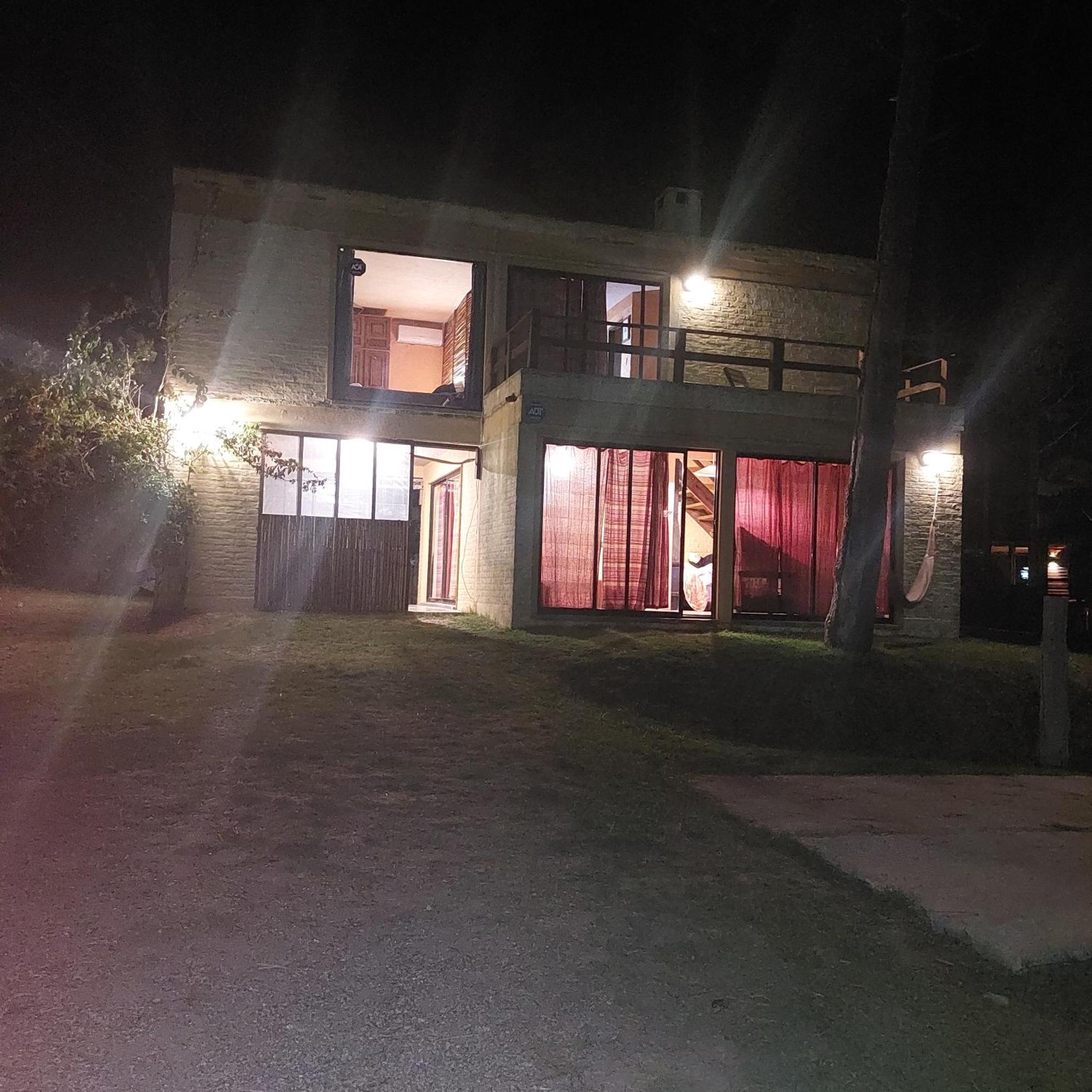 Casa Amarilla Con Jacuzzi Villa Punta Del Diablo Ngoại thất bức ảnh