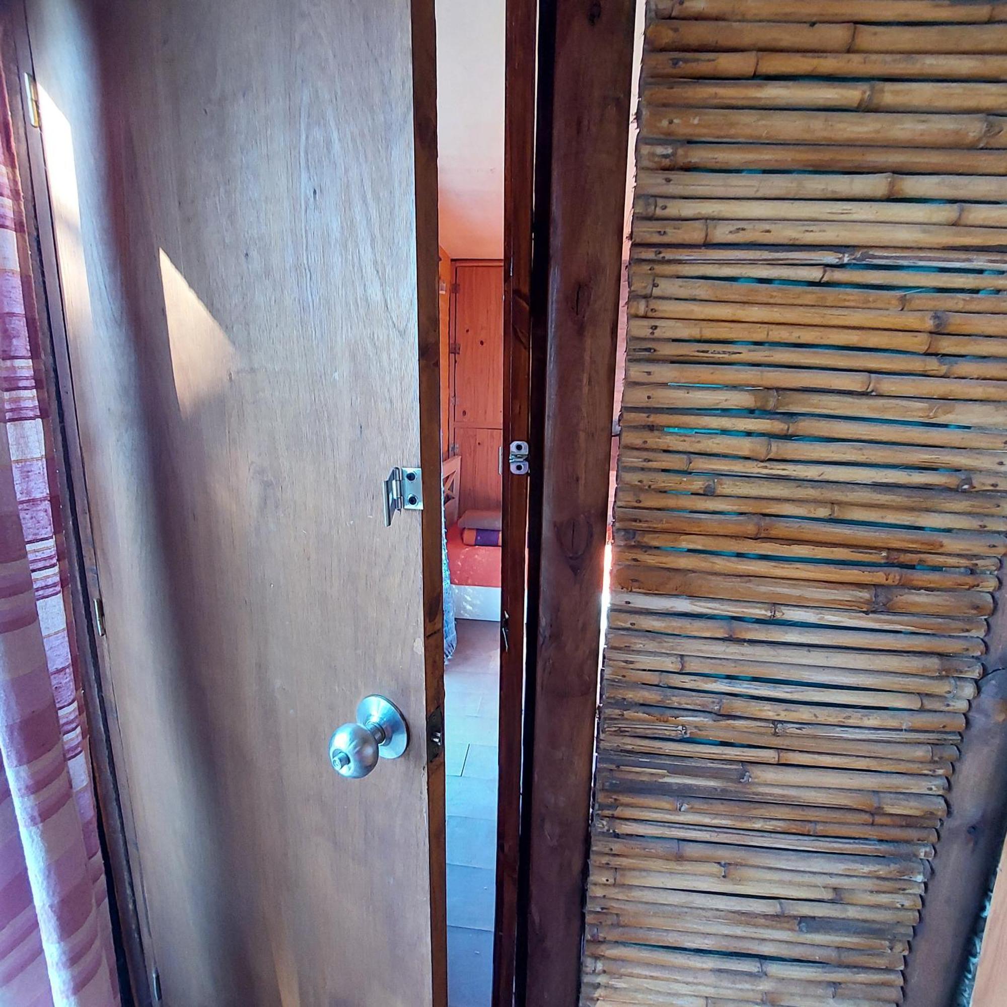 Casa Amarilla Con Jacuzzi Villa Punta Del Diablo Ngoại thất bức ảnh